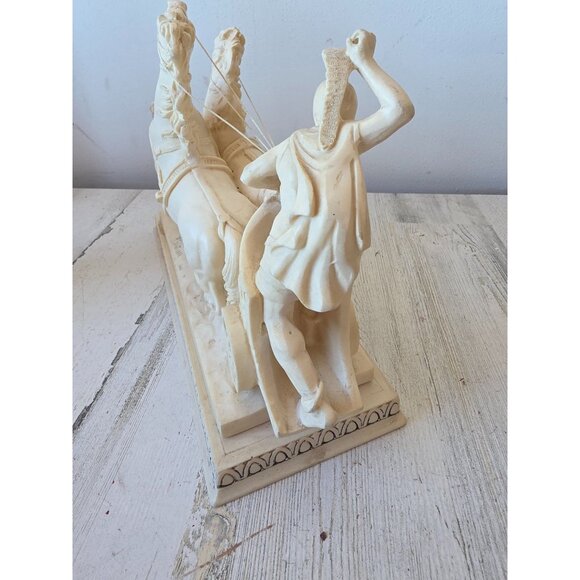 Vintage a santini alabaster roman warrior Chariot carriage Roman statue figurine - Picture 9 of 11